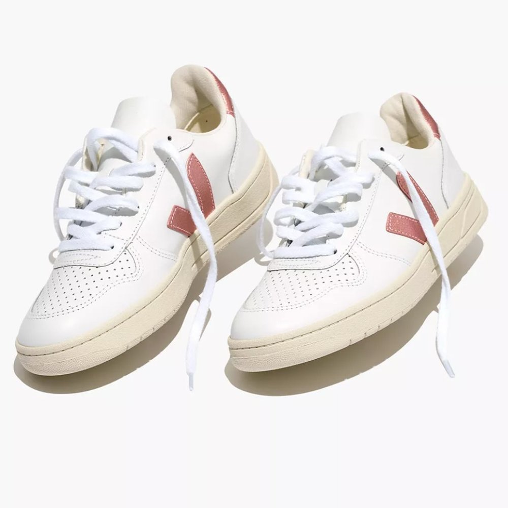 VEJA Leather V-10 w/ Metallic Pink Accents size 10